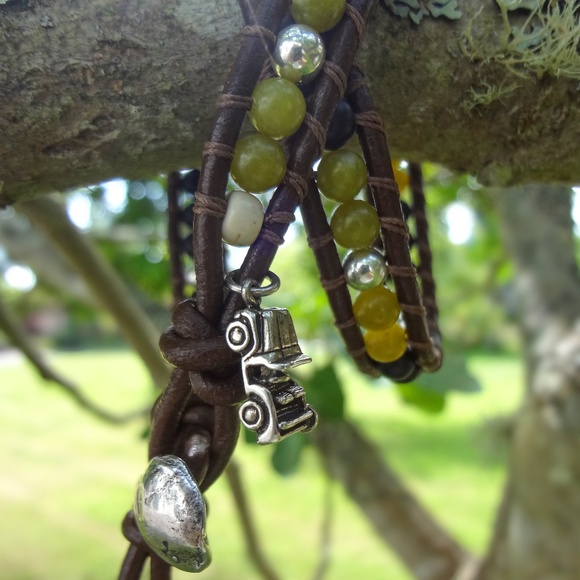 Double Wrap Leather Bracelet w/ Silver Jeep Charm - UNISEX - Picture 4 of 5